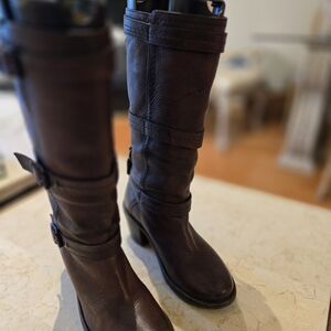 Frye Elegant Brown Leather Boots